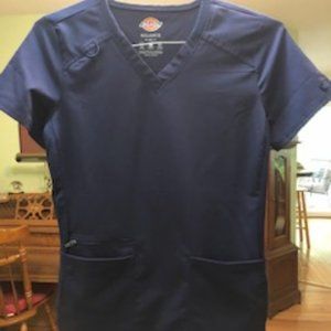 Dickies Navy Scrub set in Navy, size small